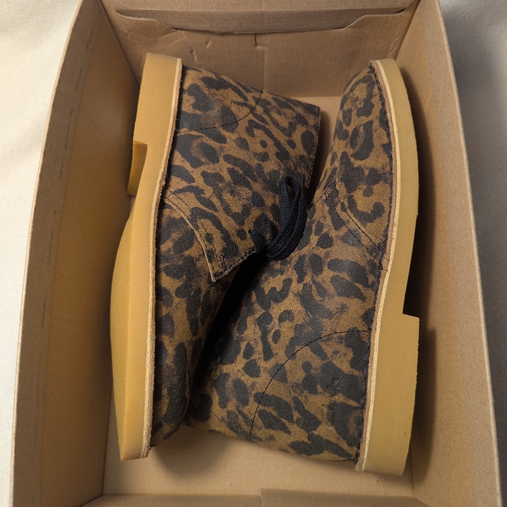 NWT Women's Clarks Desert Boot 2 In Leopard Suede, Size 7.5